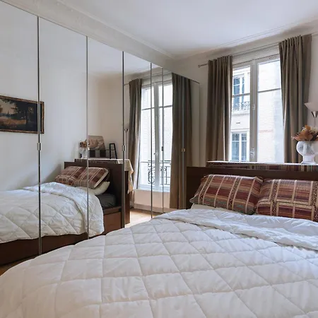 Daire Gorgeous Riverfront 1bd Eiffel Tower!
