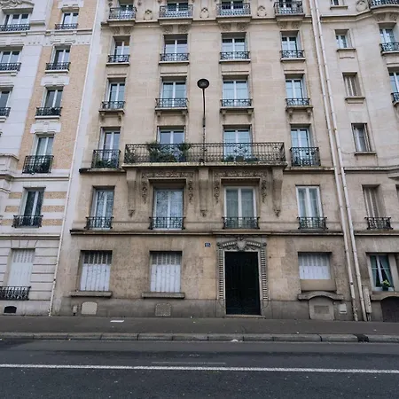 Daire Gorgeous Riverfront 1bd Eiffel Tower!