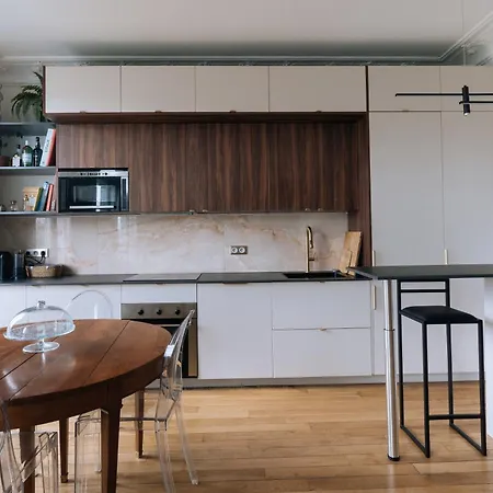 Gorgeous Riverfront 1bd Eiffel Tower! Daire Paris