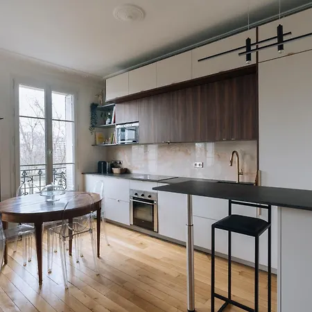 Daire Gorgeous Riverfront 1bd Eiffel Tower!