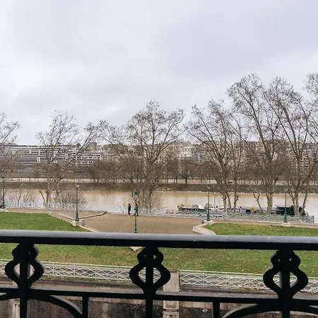 Appartement Gorgeous Riverfront 1bd Eiffel Tower!